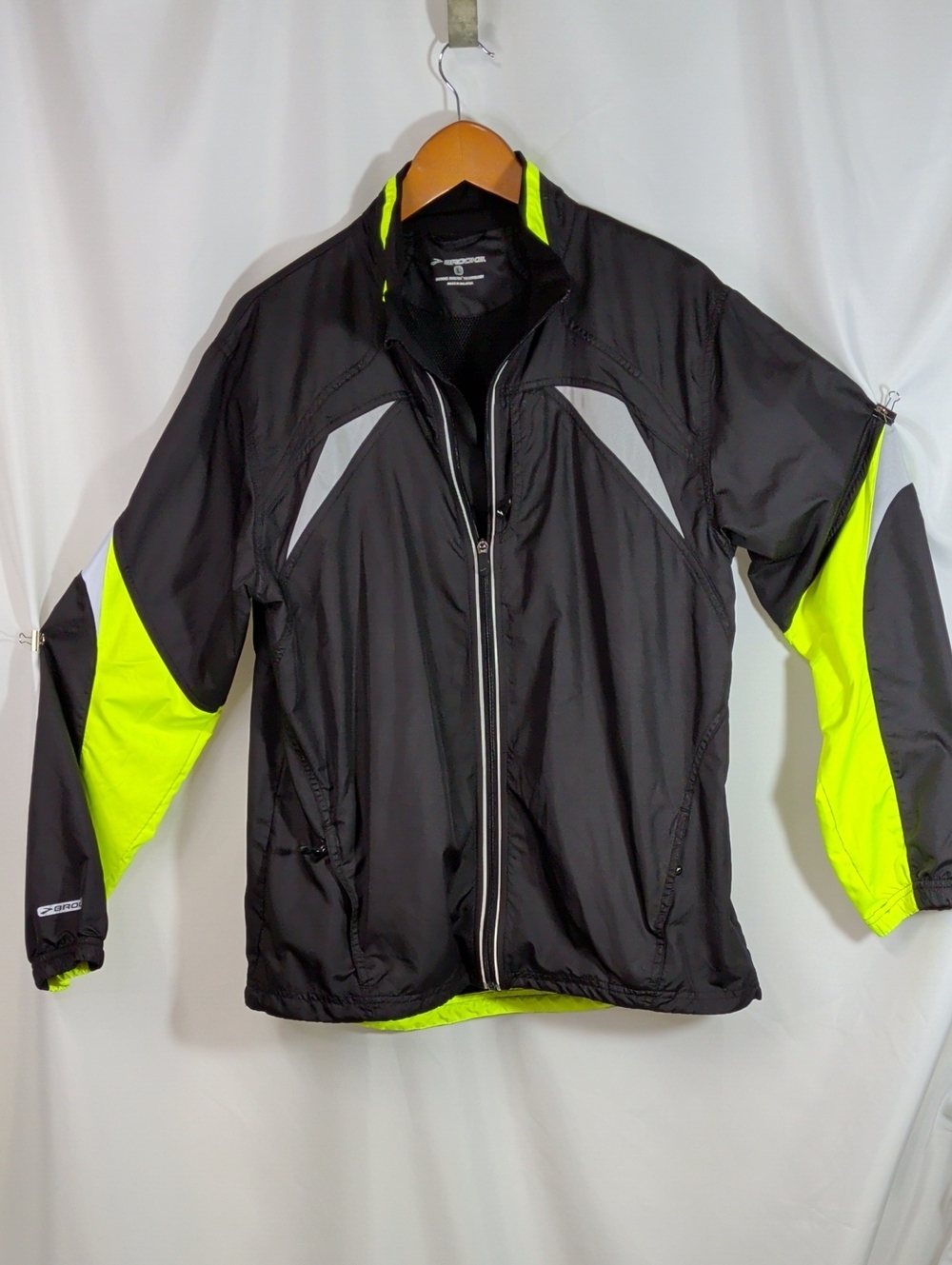 Brooks Nightlife Black & Neon Yellow Men's Running Jacket